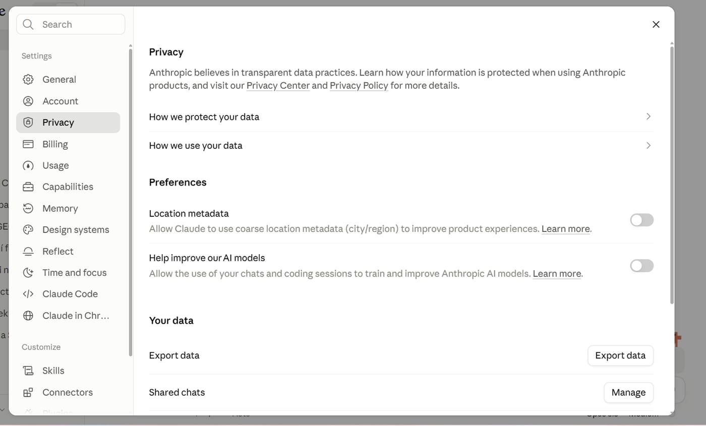 Nastavení Privacy s přepínači Help improve our AI models a Location metadata